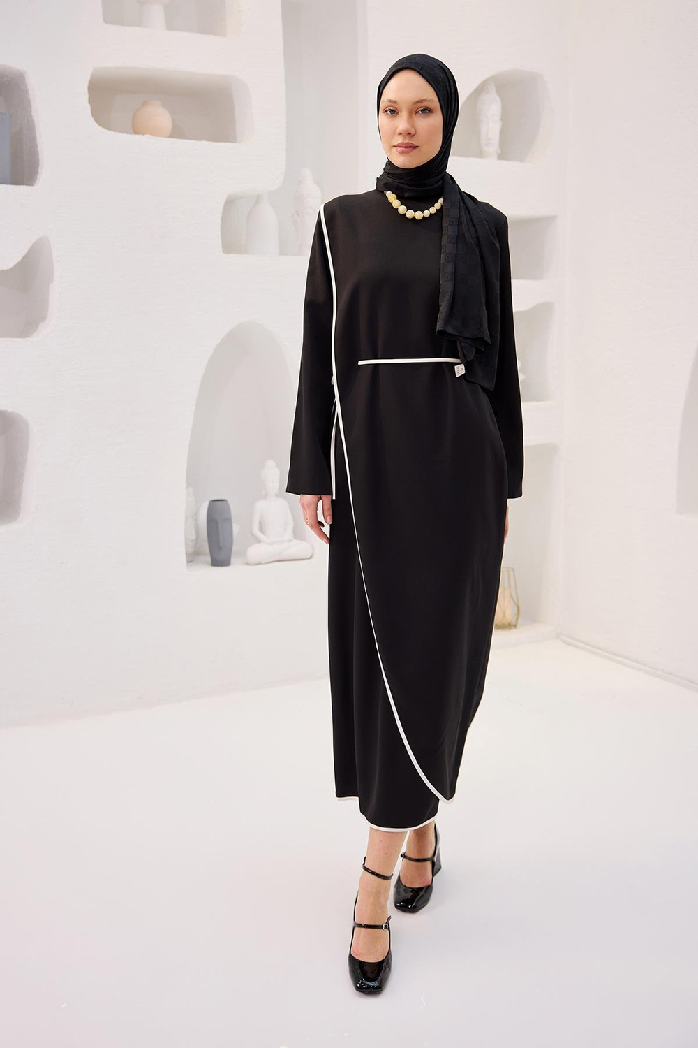 Biyeli Kendinden Bağlı Scuba Elbise  Siyah