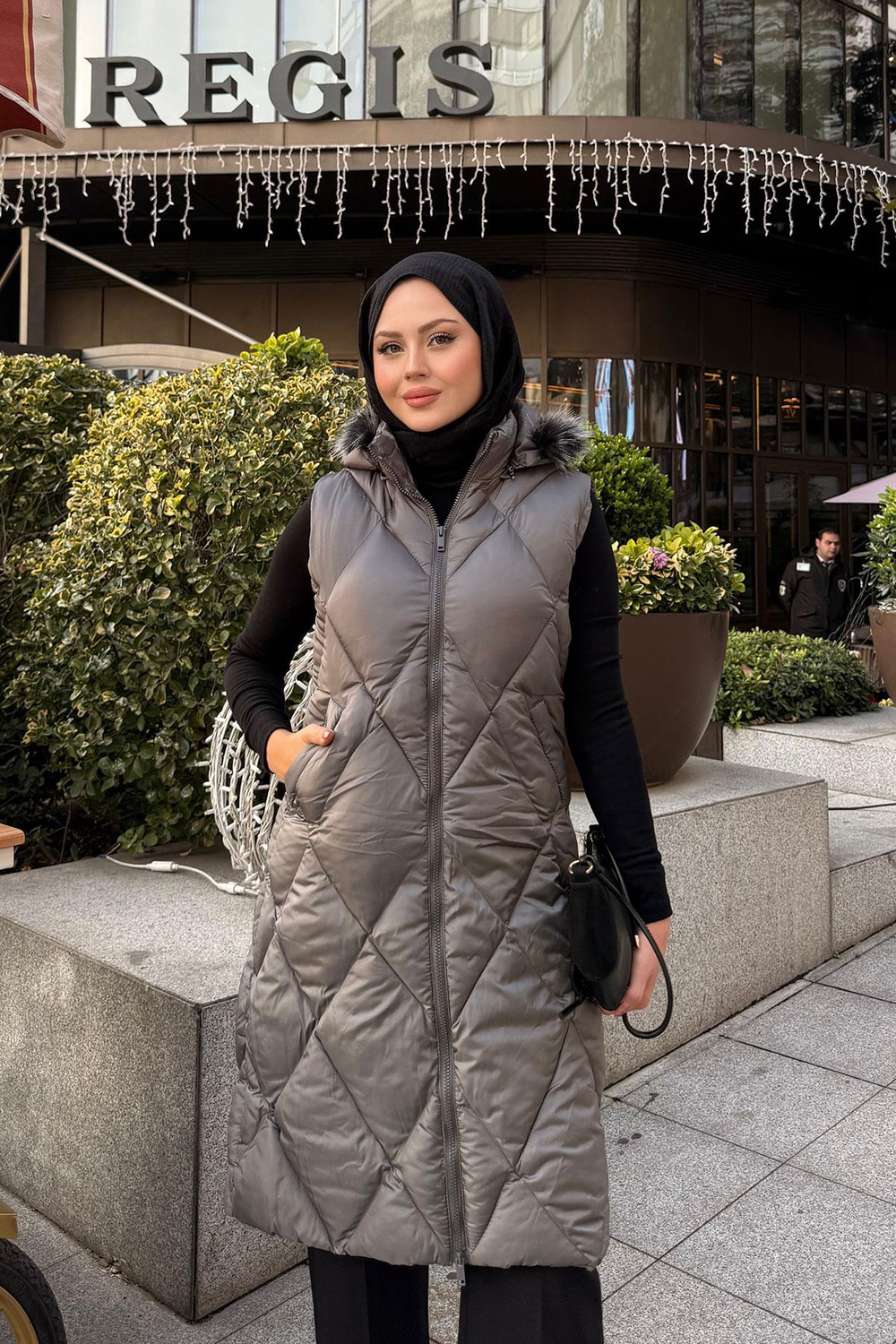 Çift Cepli Kapüşonlu Yelek Gri