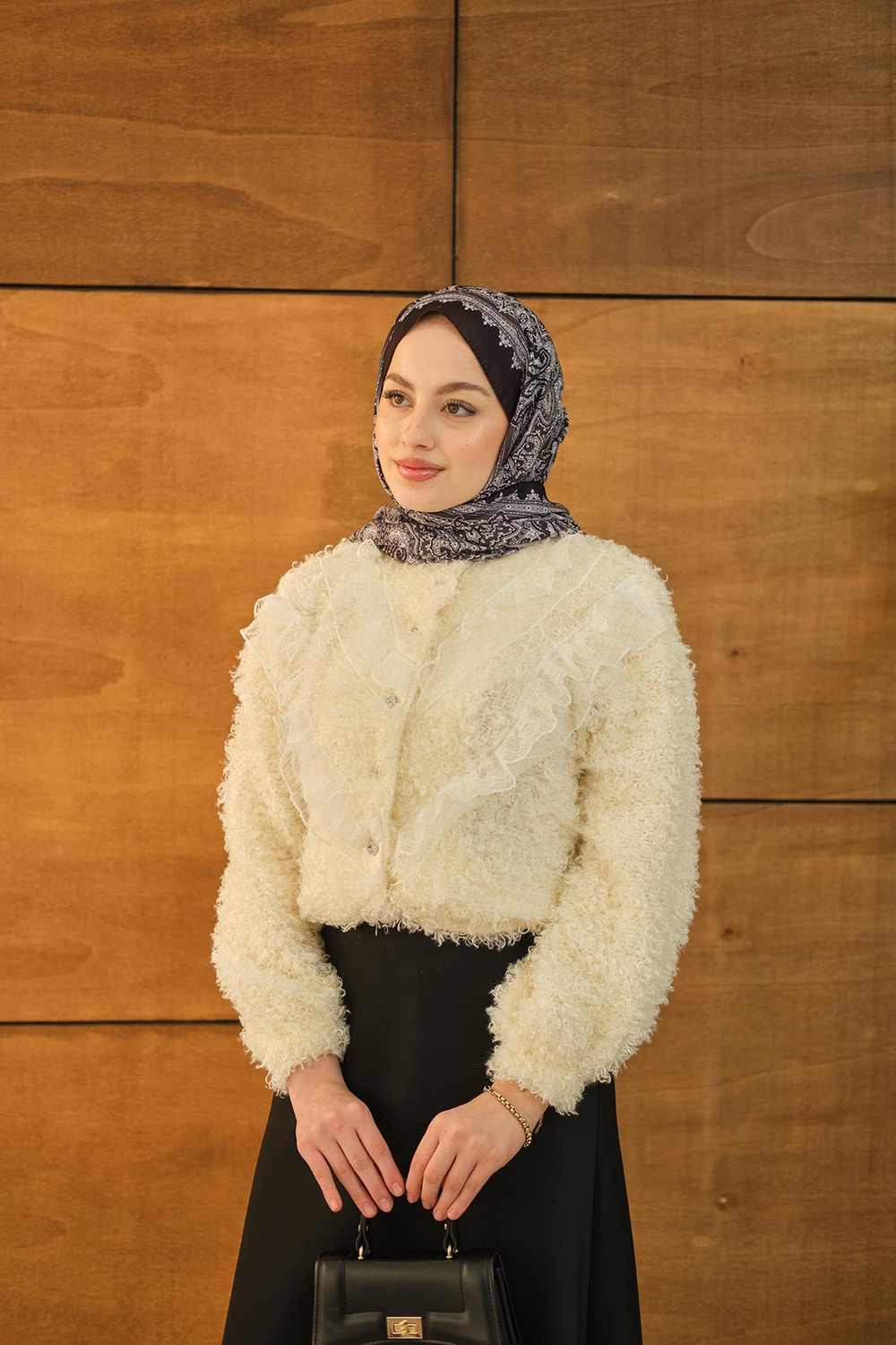 Dantelli V Kat Hırka Krem