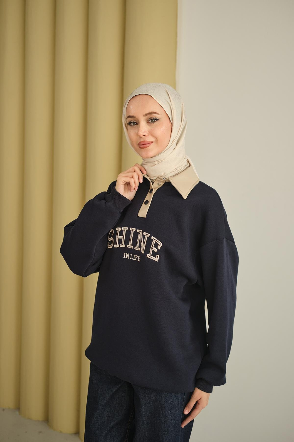 Deri Yaka Nakışlı Sweat Lacivert