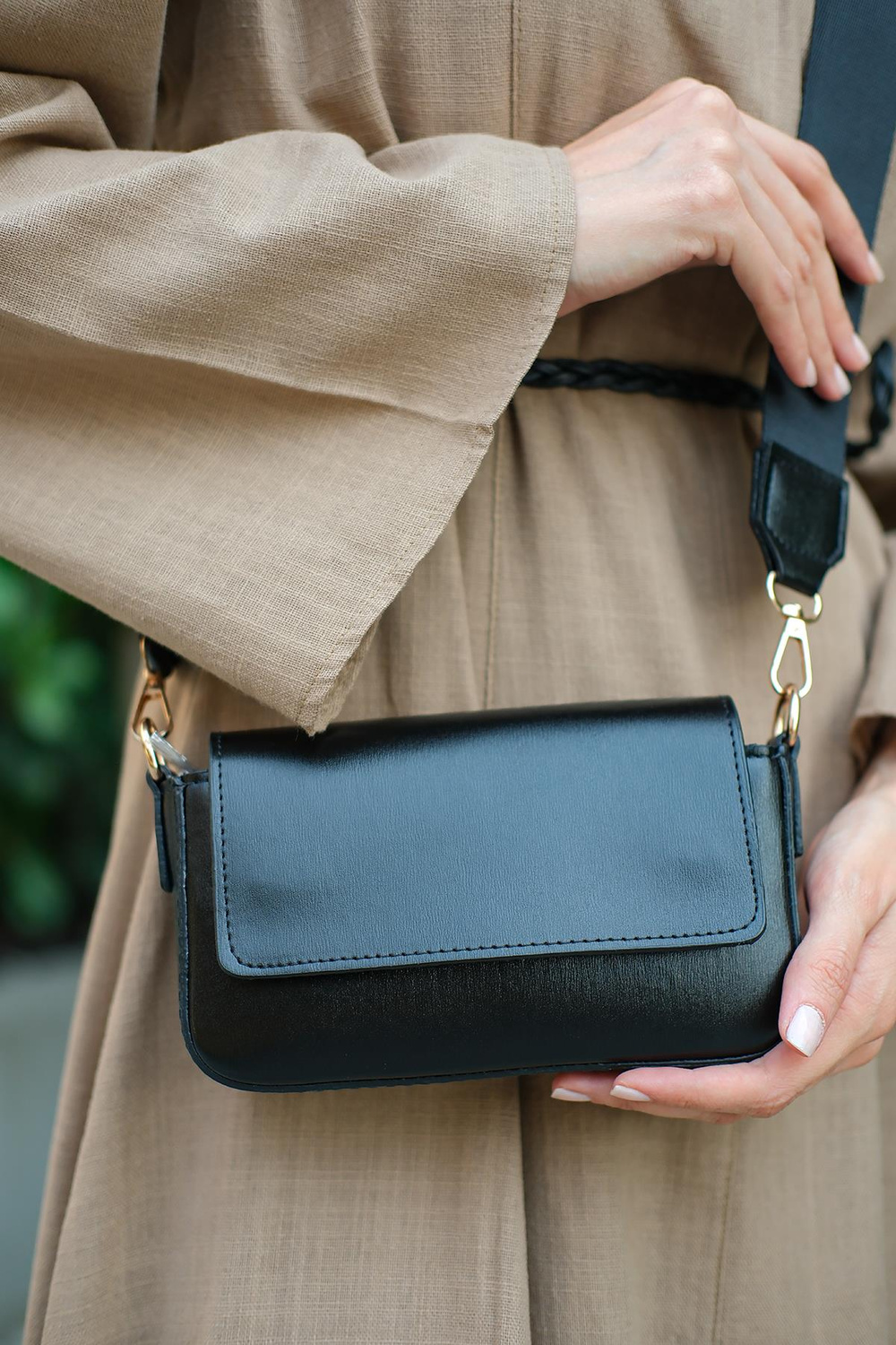 Dikdörtgen Minimal Omuz Çantası Siyah