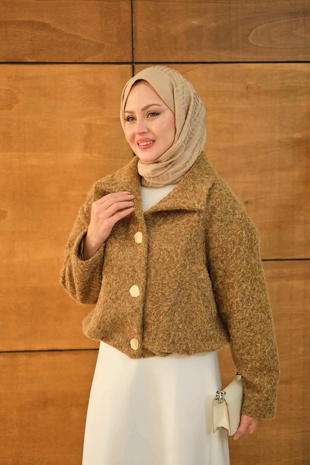 Düğmeli Kısa Keçe Kaban Vizon