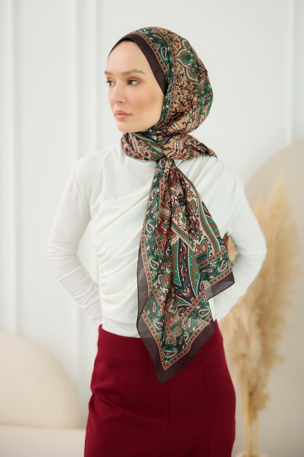 Gizli Fermuar Detaylı Kumaş Pantolon Bordo