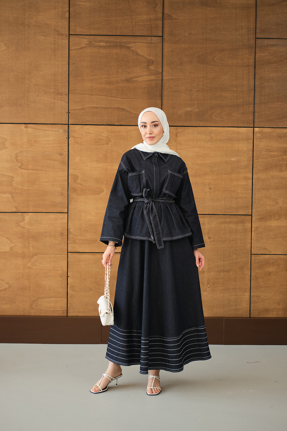 Gömlek Yaka Gizli Düğmeli Nakışlı Çift Cep Etekli Takım Lacivert