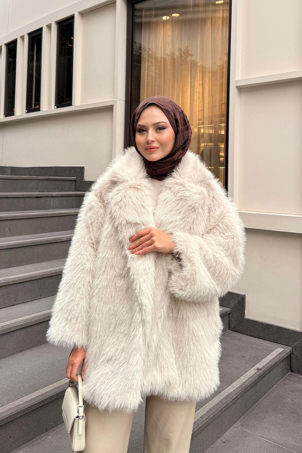 Kemer Detaylı Kürk Kaban Taş