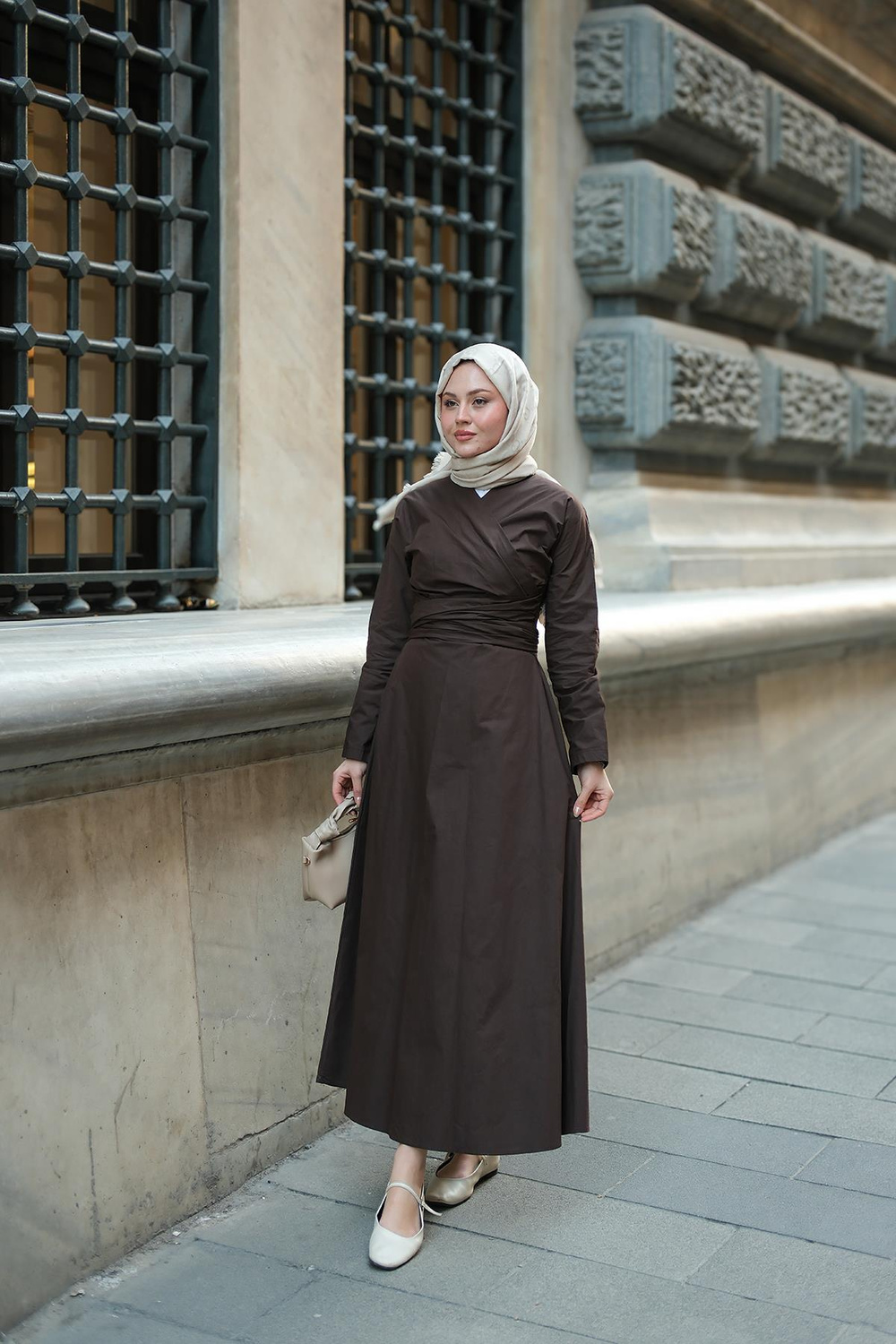 Kendinden Bağlamalı Poplin Elbise Kahverengi