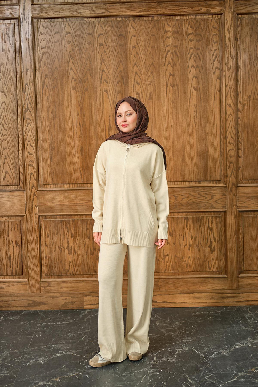 Kendinden Desenli Triko Takım Krem