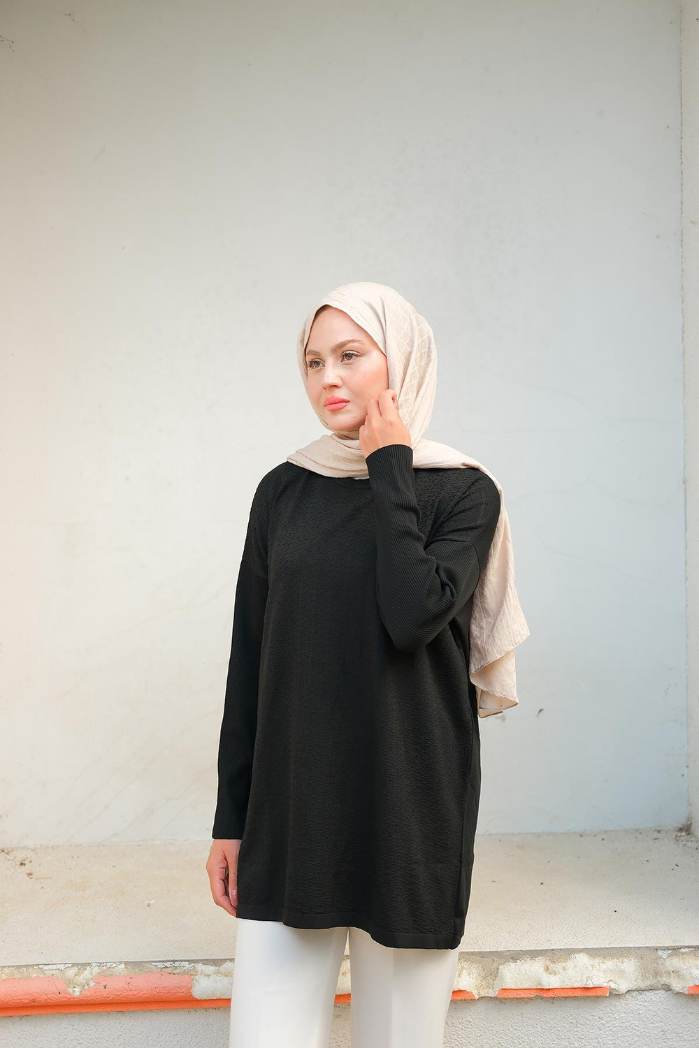 Kendinden Desenli Tunik Siyah