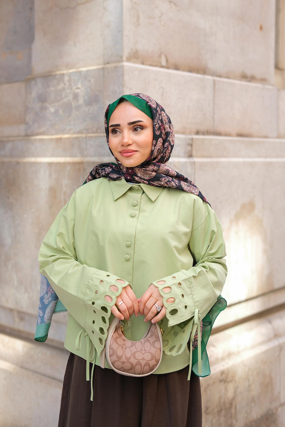 Kolu Nakışlı Gömlek Fıstık Yeşil