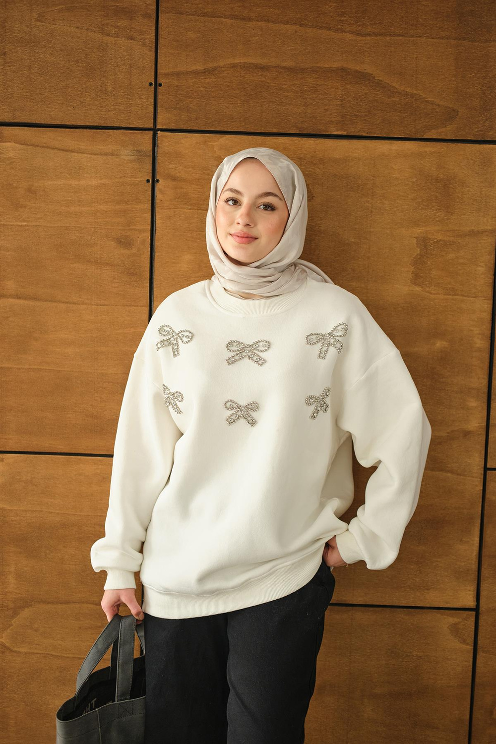 Kurdelesi Taş Detay Sweat Beyaz