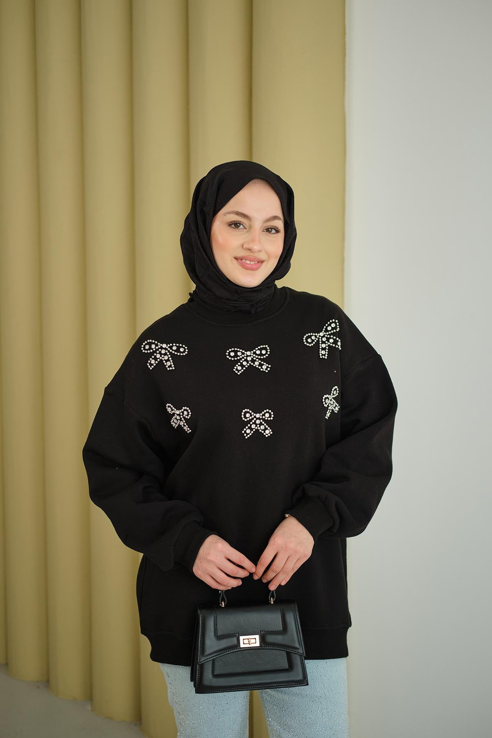 Kurdelesi Taş Detay Sweat Siyah