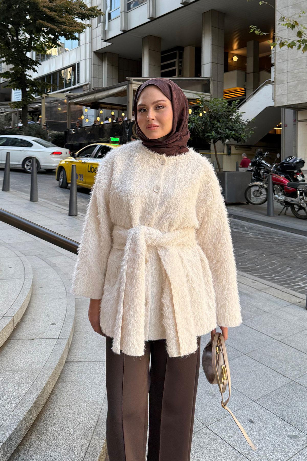 Kuşak Detaylı Hırka Krem