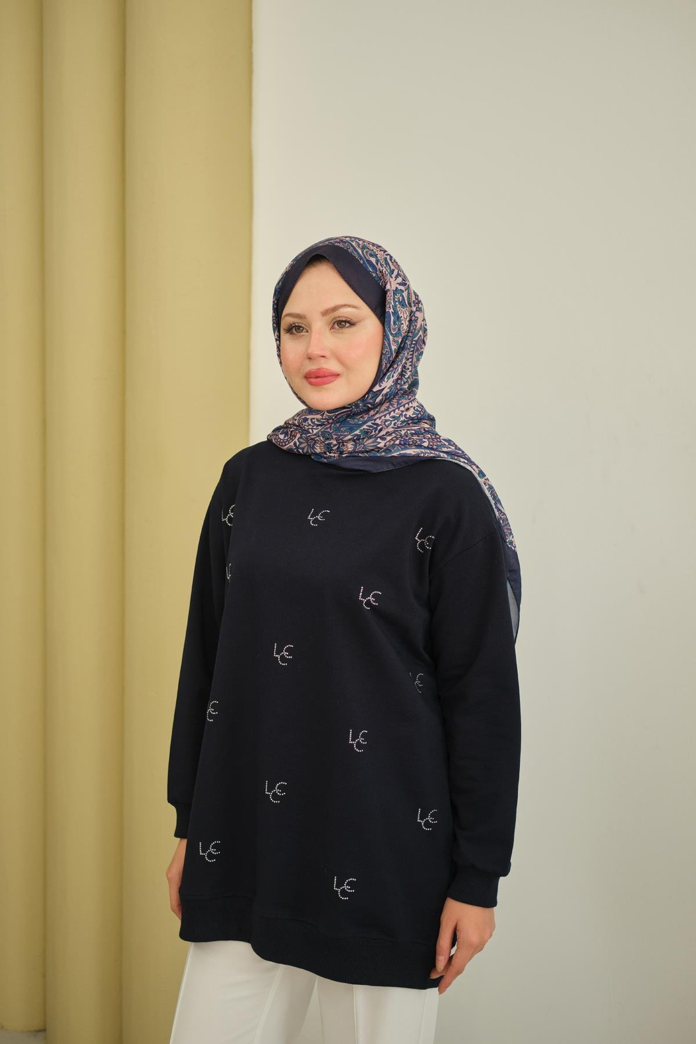 LCC Taş Detay Bisiket Yaka Sweat Lacivert