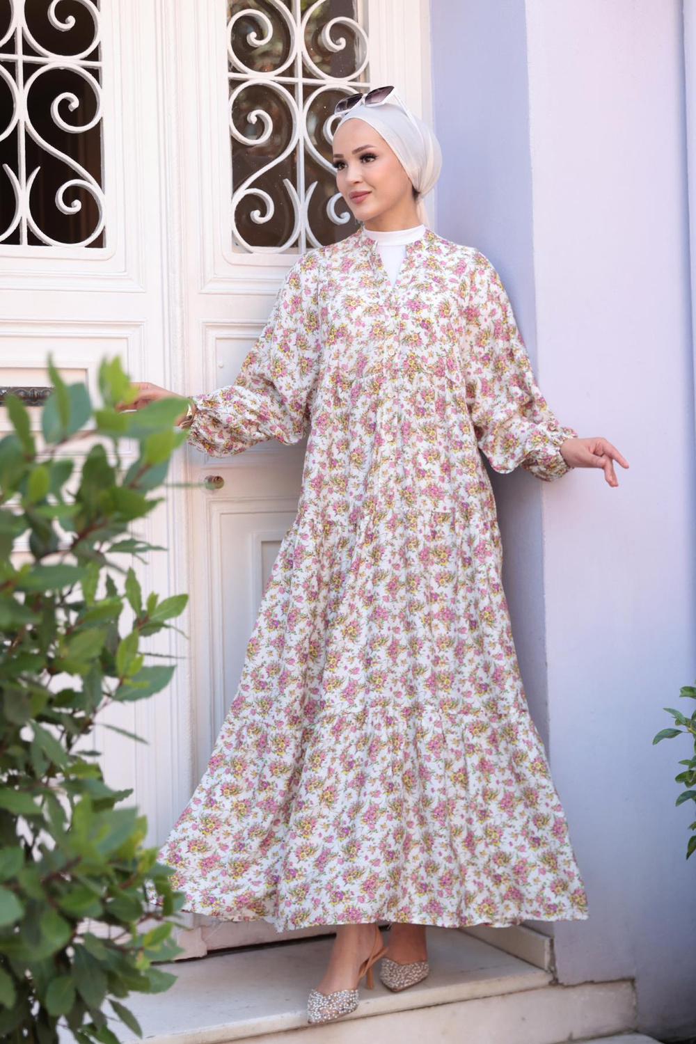 Menekşe Desen Elbise Beyaz