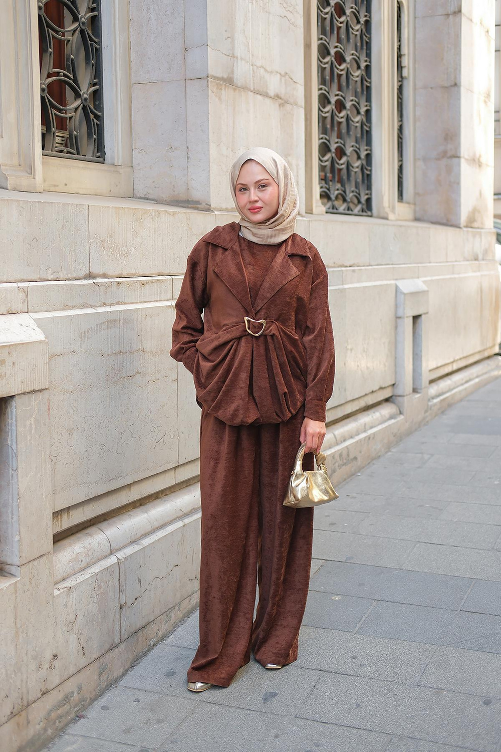 Musleya Önü Pile Detay Süet Takım Kahverengi