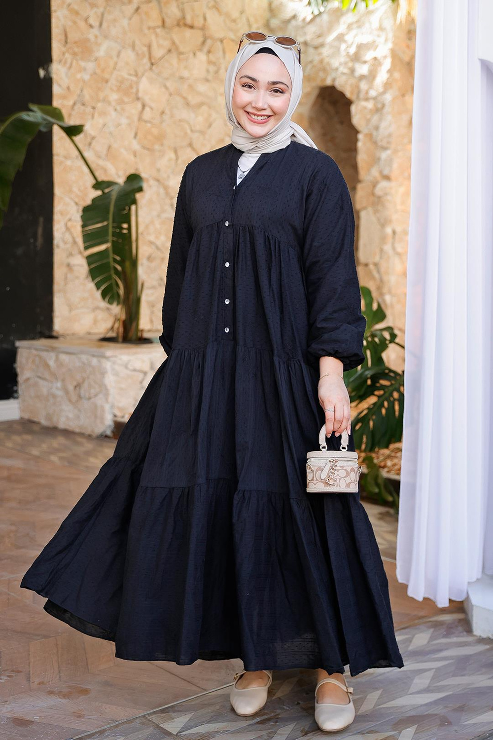 Nakış ve Nope Detaylı Astarlı Elbise Siyah