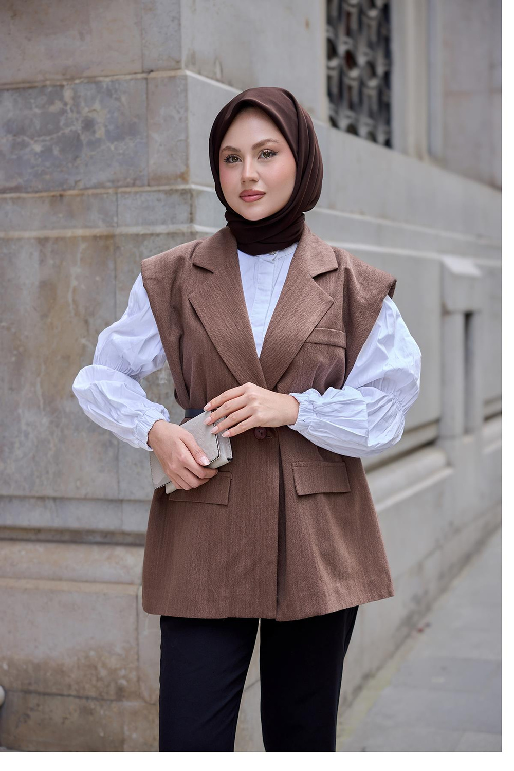 Omuzları Vatka Detaylı Keten Yelek Kahverengi