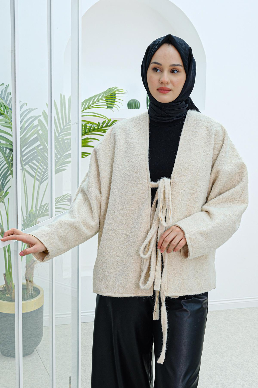 Ön Bağlamalı Buklet Kumaş Ceket Krem