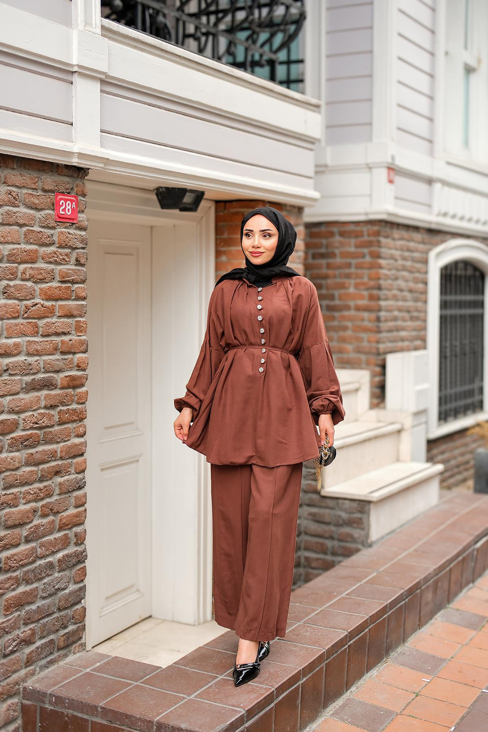 Önü Düğme Detaylı İkili Takım Kahverengi