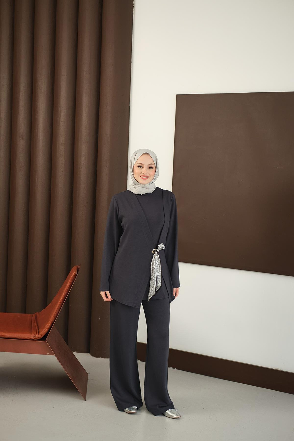 Önü Fular Detay Takım Füme