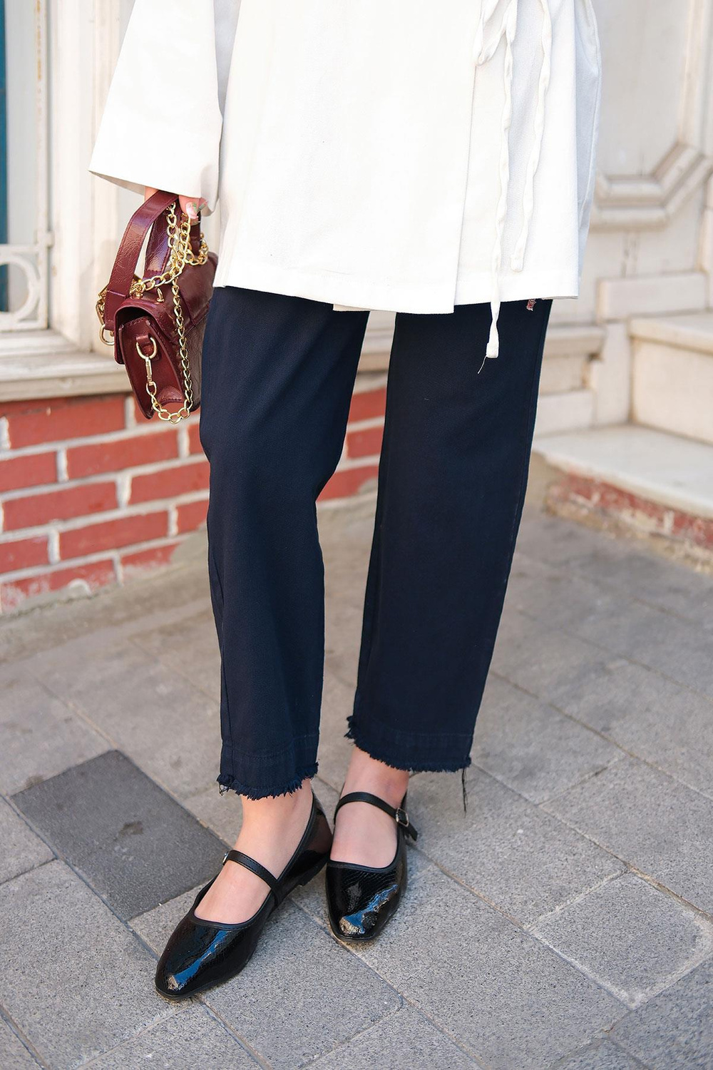 Paçası Parçalı Ham Pantolon Lacivert