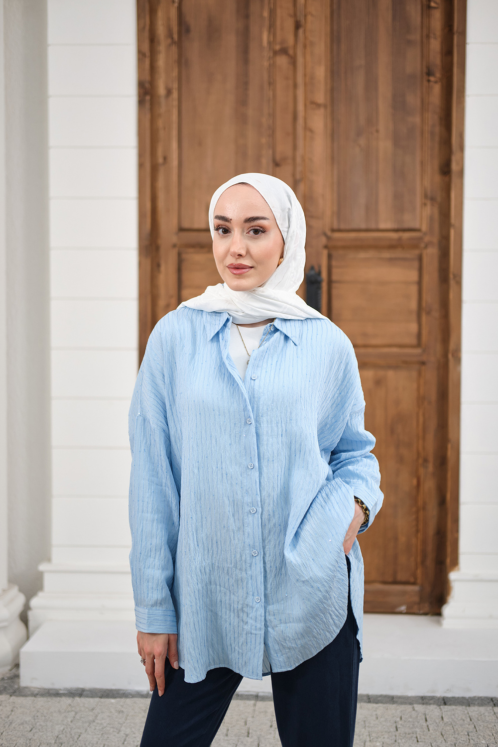 Pul Detaylı Kendinden Desen Gömlek Açık Mavi