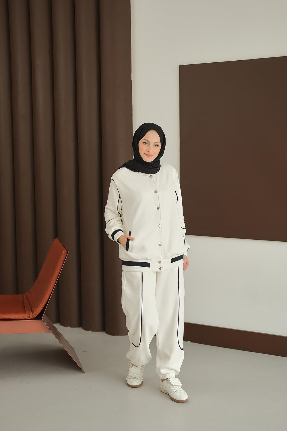 Şerit Detay Takım Beyaz