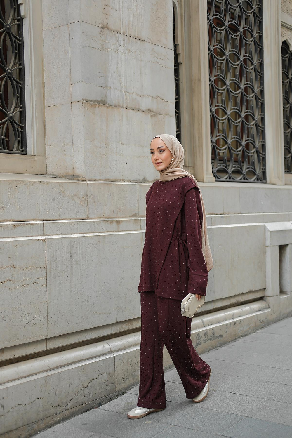 Taş Detay Beli Lastikli Takım Bordo