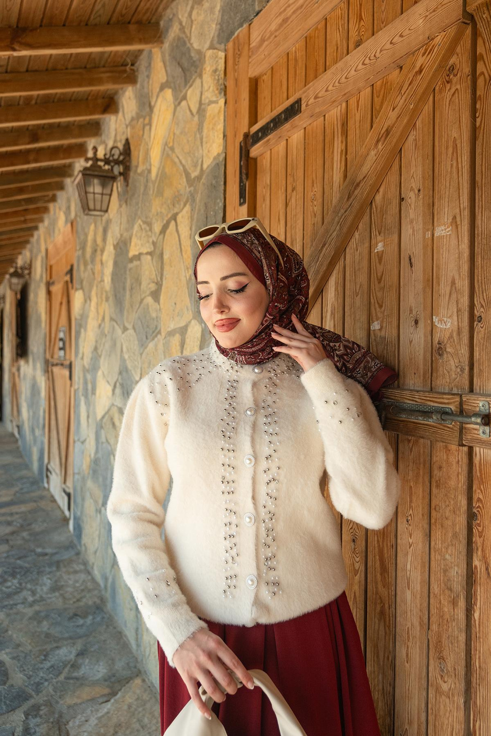 Taş Detay Triko Ceket Bej