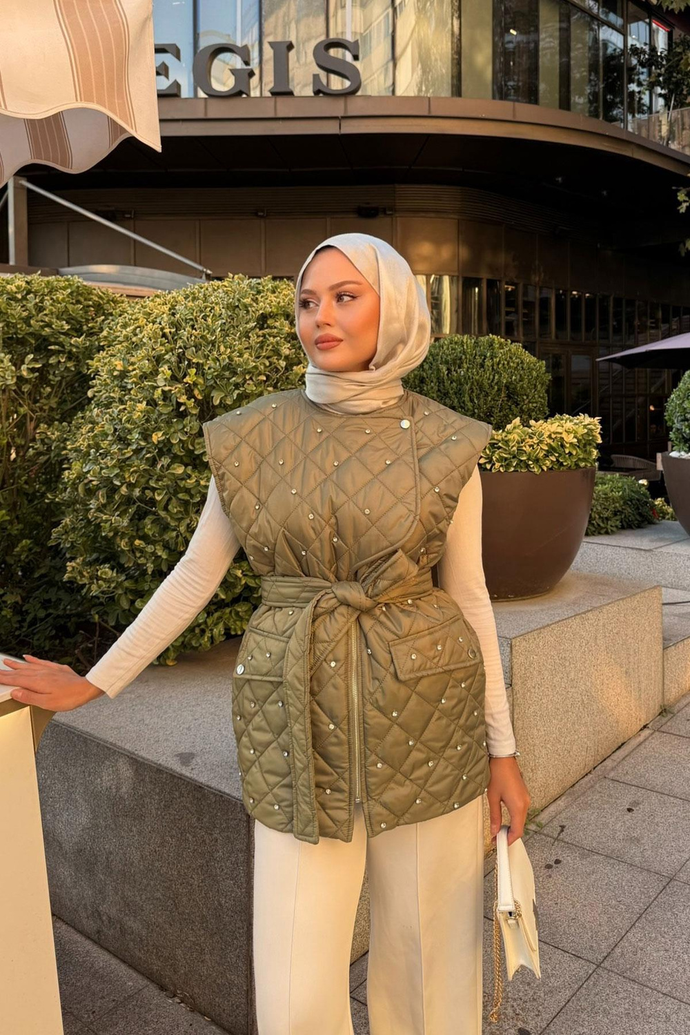 Taş Detaylı Kapitone Yelek Haki Yeşil