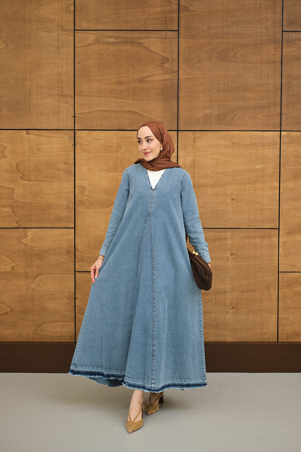 Yakası V Detaylı Kemerli Elbise Buz Mavi