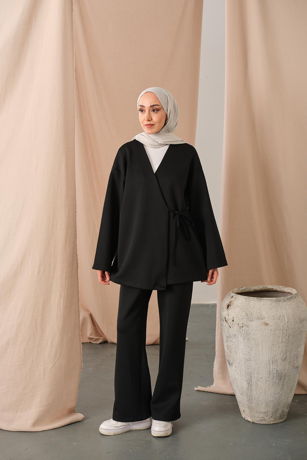 Yan Bağlamalı Takım Siyah