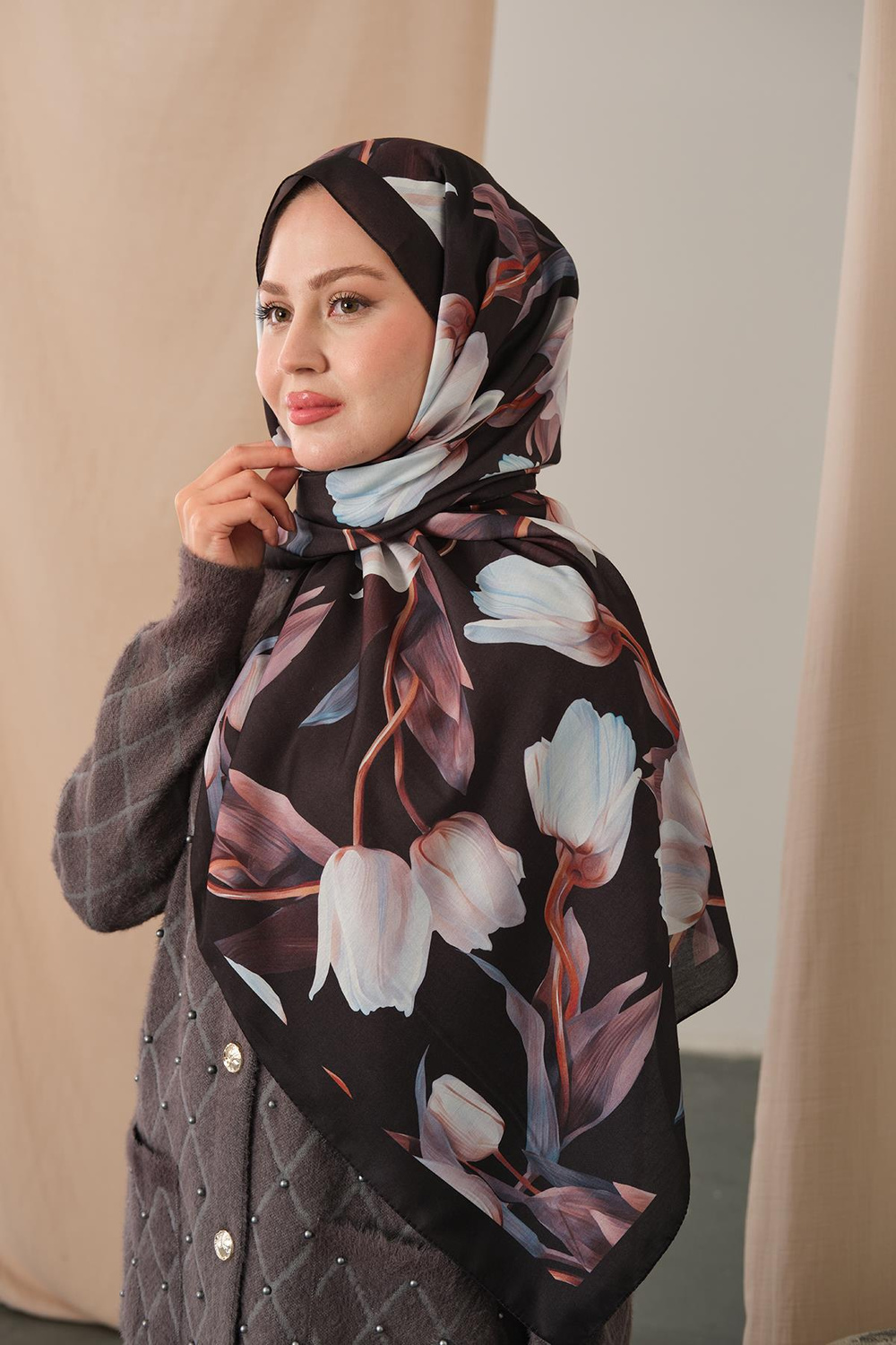 Zambak Desenli Soft Şal Siyah