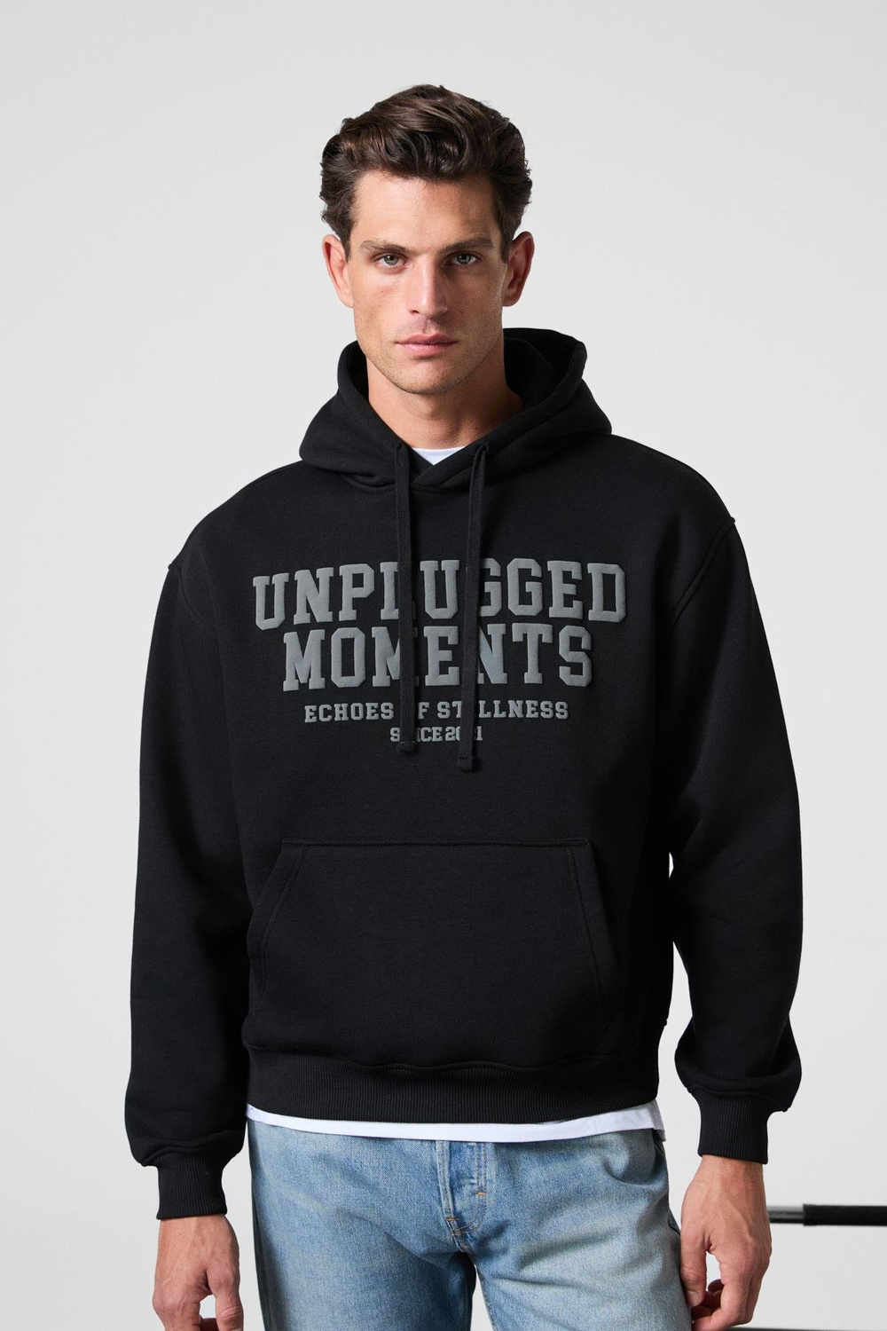 CASSIAN Erkek Önü Kabaran Baskılı Kapüşonlu Kordonlu Kanguru Cepli Siyah Sweatshirt