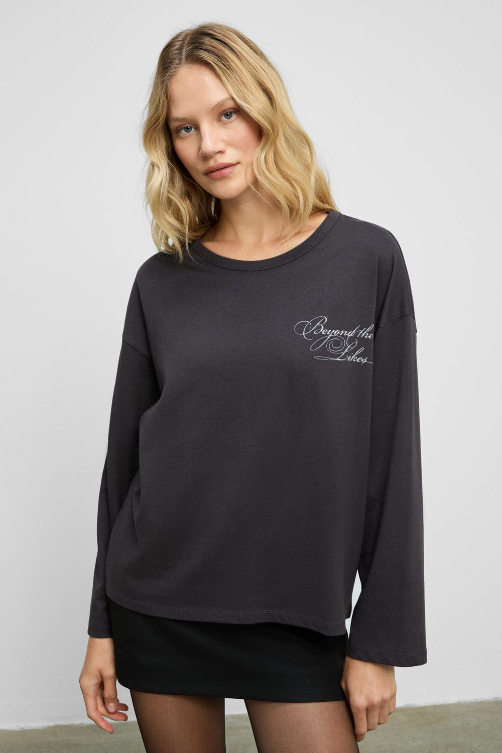 DAZULU Kadın Yumuşak Kumaşlı Baskılı Uzun Kollu Antrasit T-Shirt