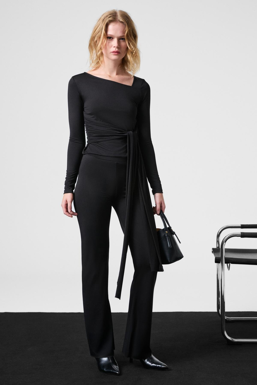 LORELIS Kadın Esnek Kumaşlı Geniş Paçalı Dikiş Detaylı Siyah Pantolon