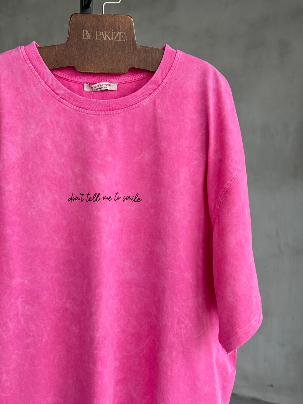Yazı Baskılı Taş Yıkamalı Oversize Dokuma Tişört (Pembe)