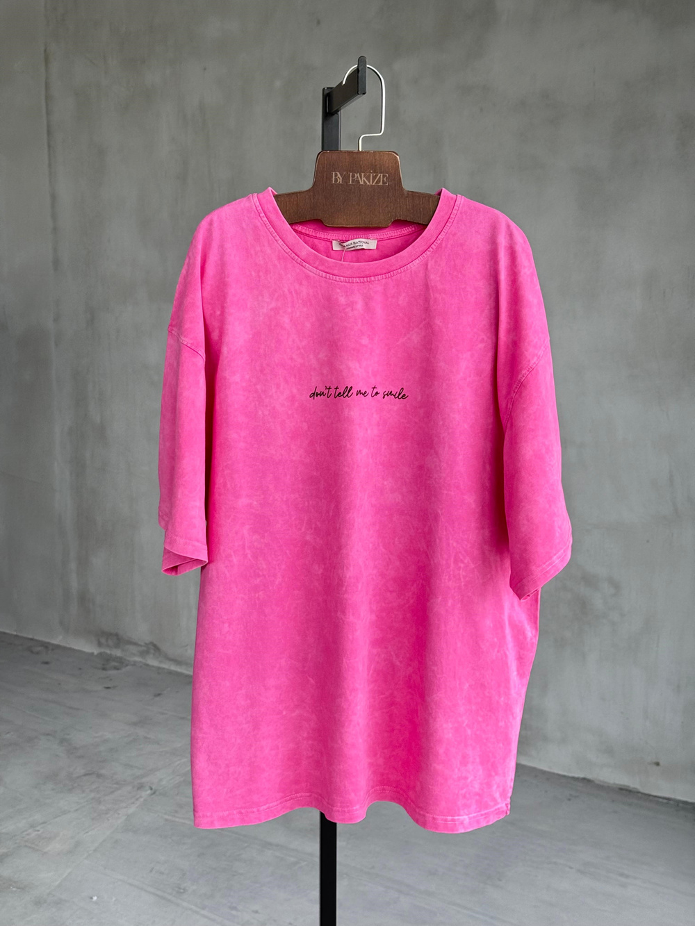 Yazı Baskılı Taş Yıkamalı Oversize Dokuma Tişört (Pembe)