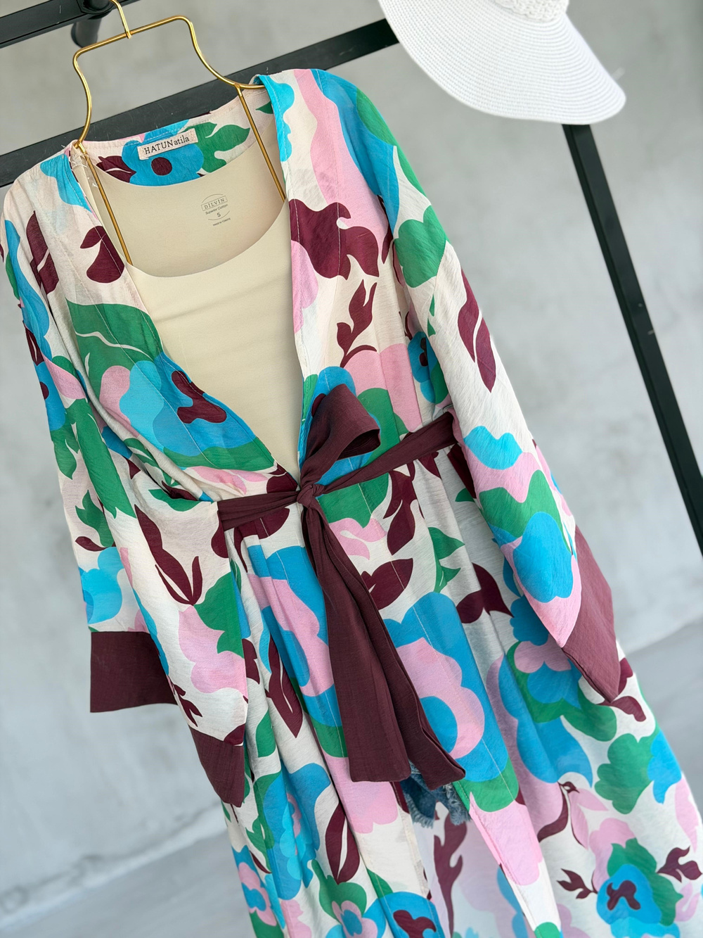 Akdeniz Çiçek Desenli Kuşaklı Kimono (Mürdüm)