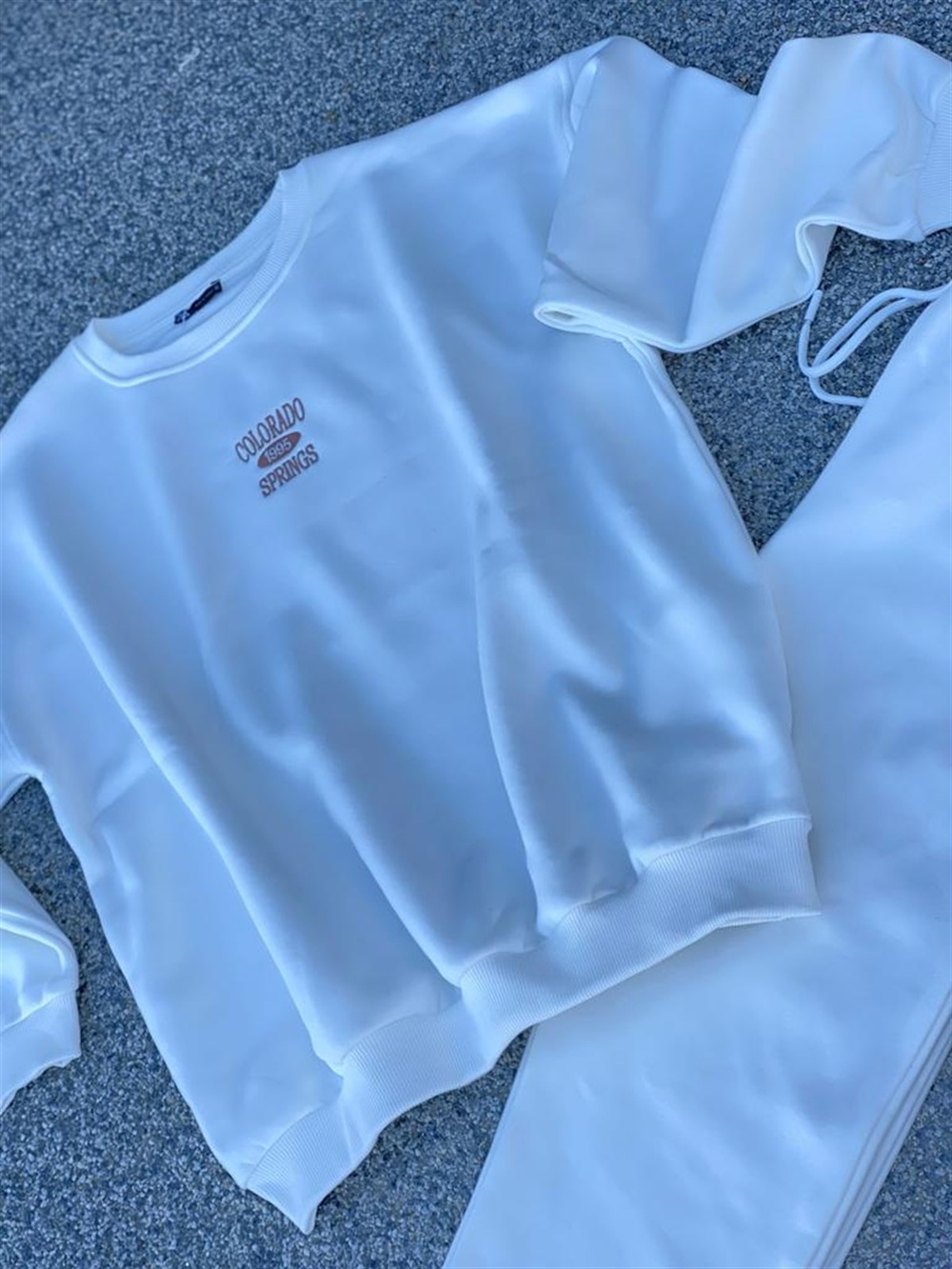 BİSİKLET YAKA SWEATSHİRT JOGGER PANTOLON TAKIM (BEYAZ)