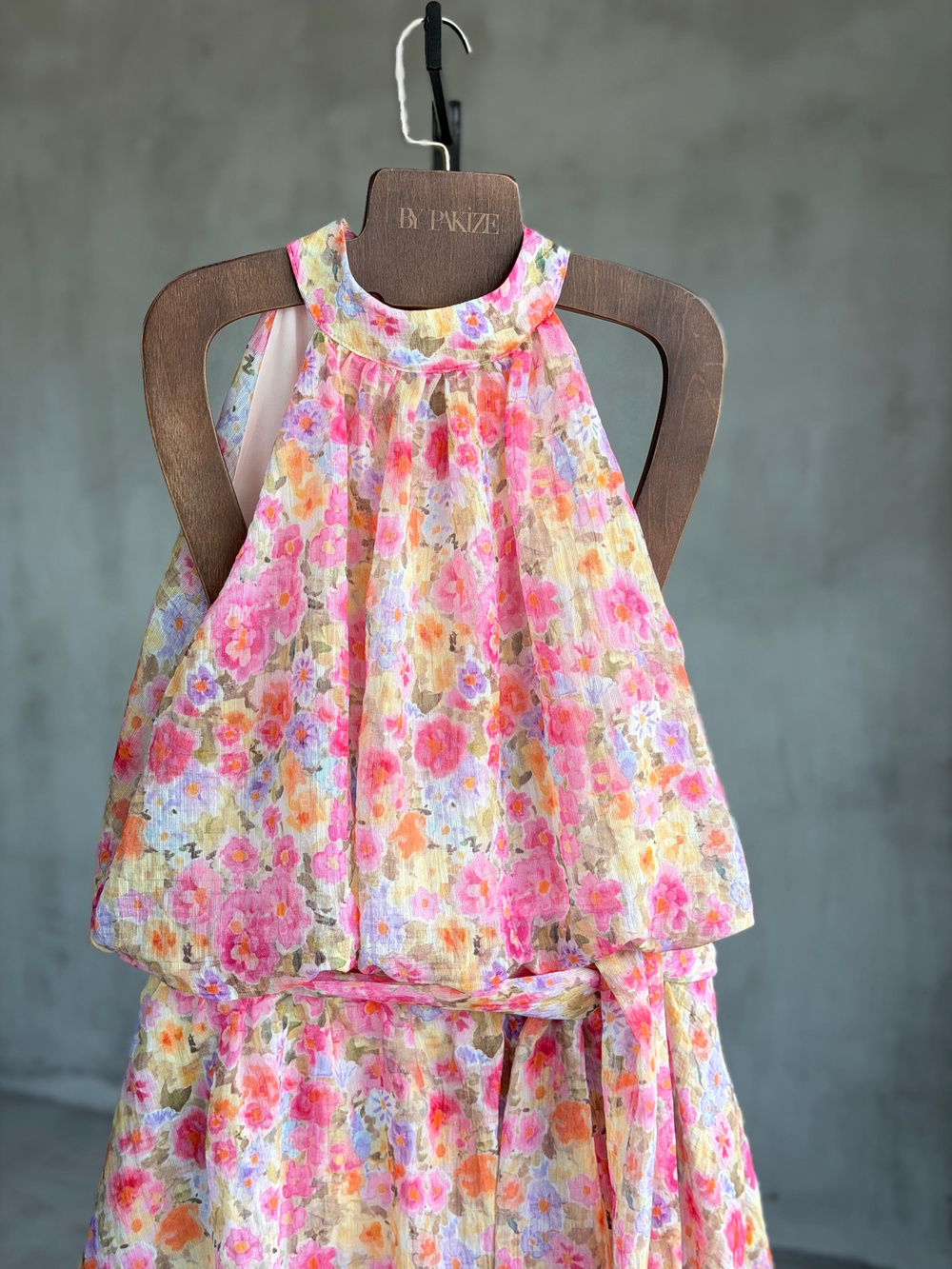 Çiçek Desenli Halter Yaka Şortlu Takım  (Pembe)