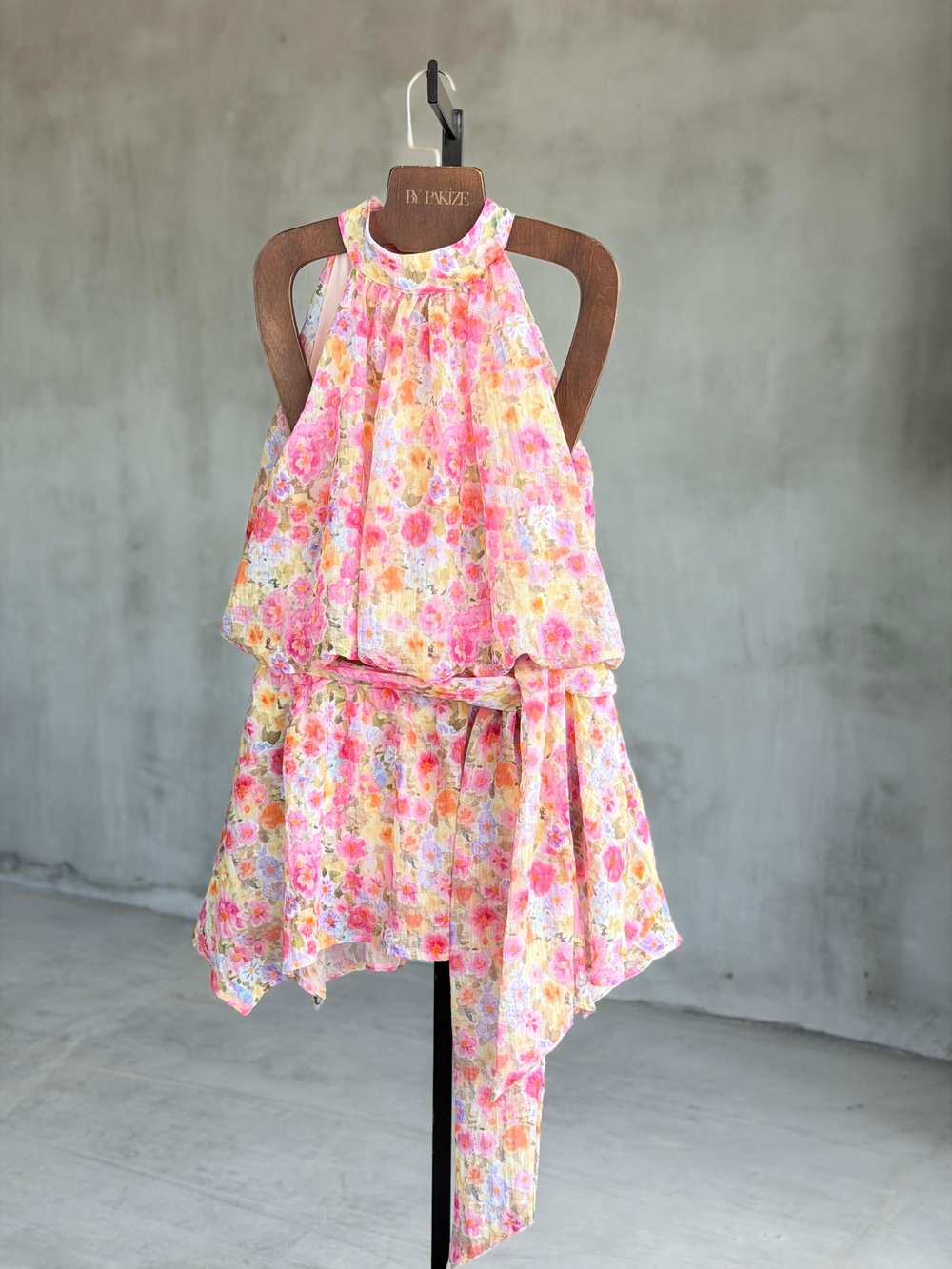 Çiçek Desenli Halter Yaka Şortlu Takım  (Pembe)