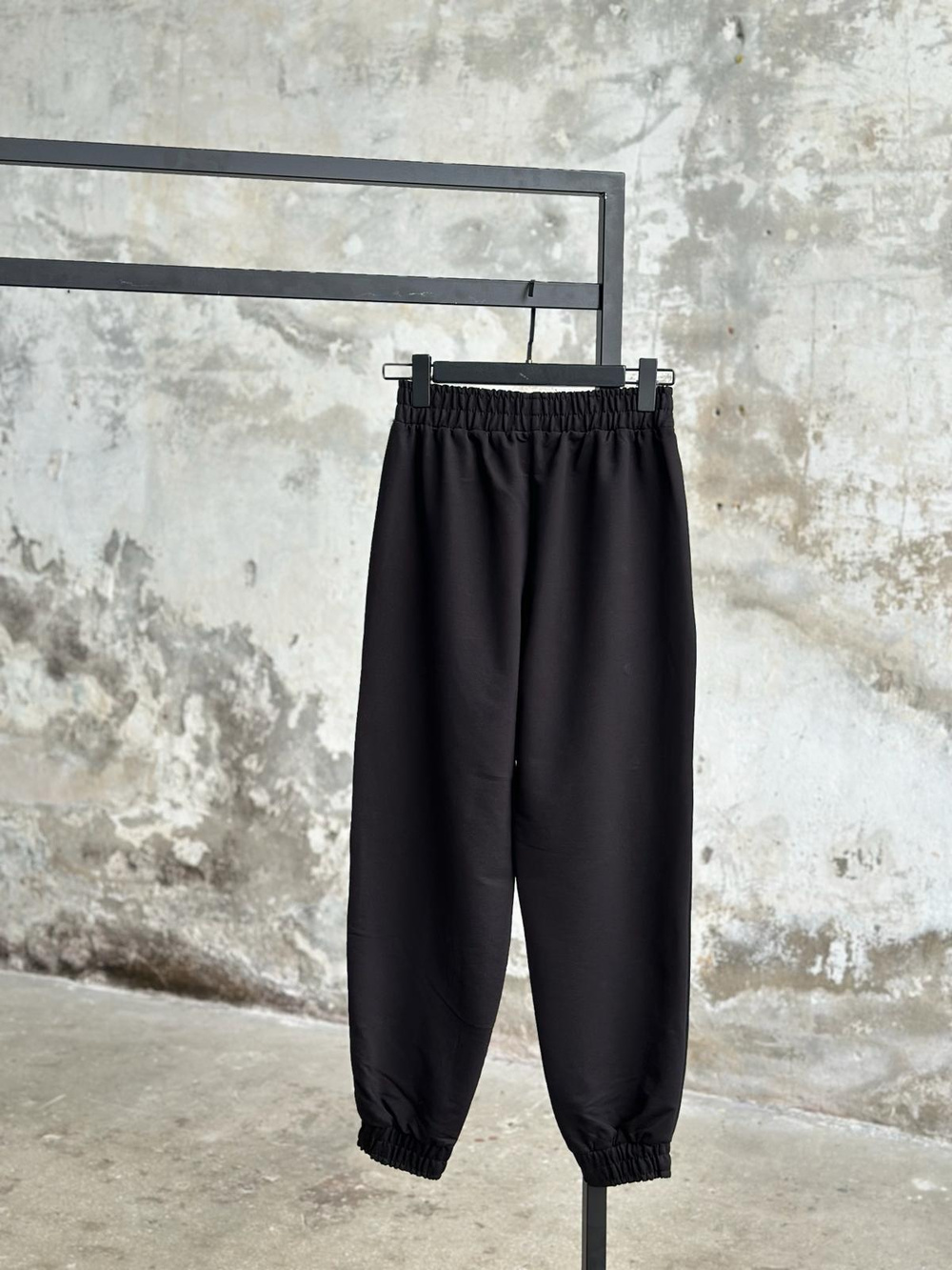 Çıtçıt Detaylı Paça Lastikli Pantolon (Siyah)