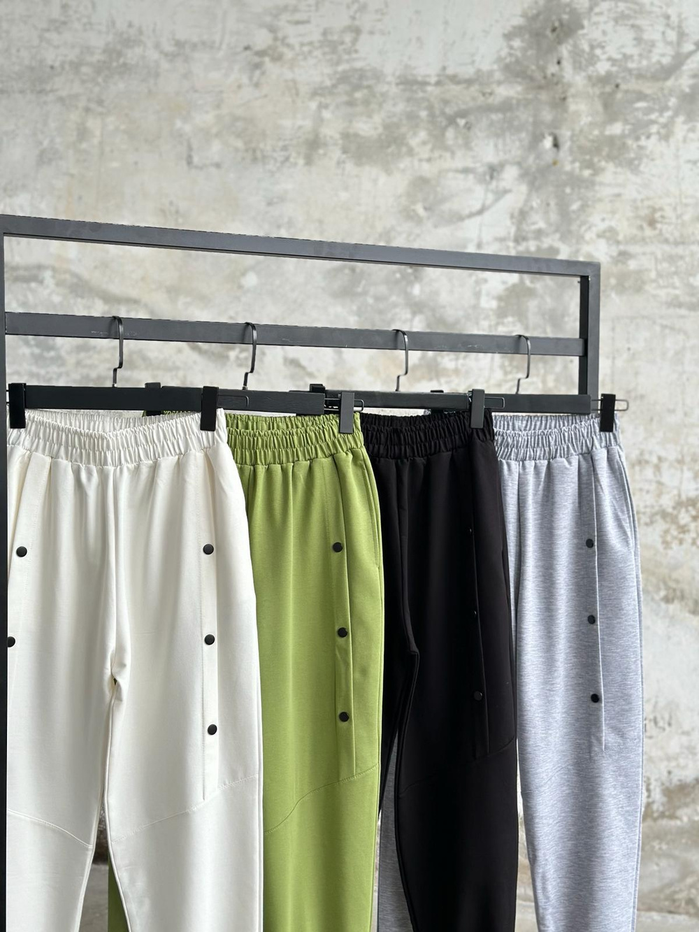 Çıtçıt Detaylı Paça Lastikli Pantolon (Siyah)