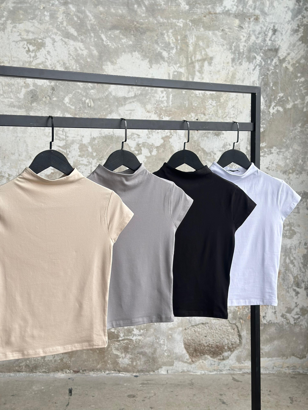 Dik Yaka T-shirt (Bej/Gri/Siyah/Beyaz)