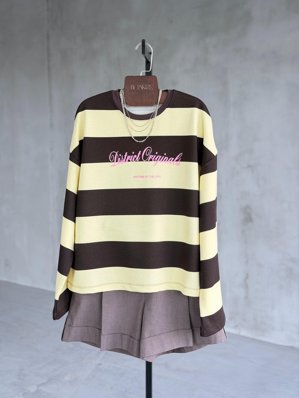  District Originals Baskılı Çizgili Oversize Sweatshirt(Kahve)