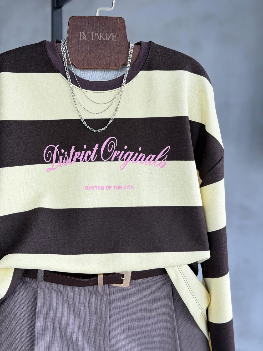  District Originals Baskılı Çizgili Oversize Sweatshirt(Kahve)