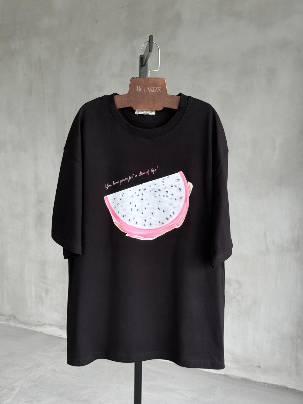 Ejder Meyve Baskılı Oversize Tişört (Siyah)