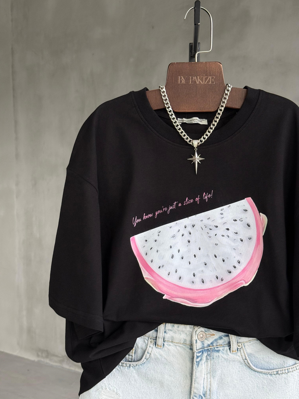 Ejder Meyve Baskılı Oversize Tişört (Siyah)