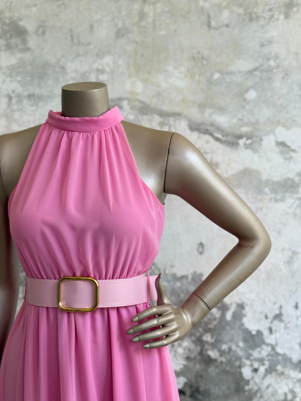 Halter Yaka Kemerli Şifon Elbise (Pembe)